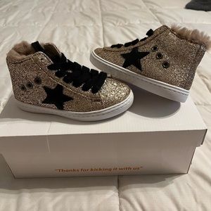 Hoo Ella faux fur gold glitter star little girls high top sneakers